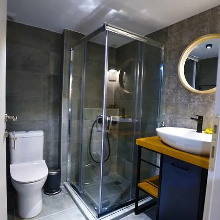 La Vie Boheme Central Apartment