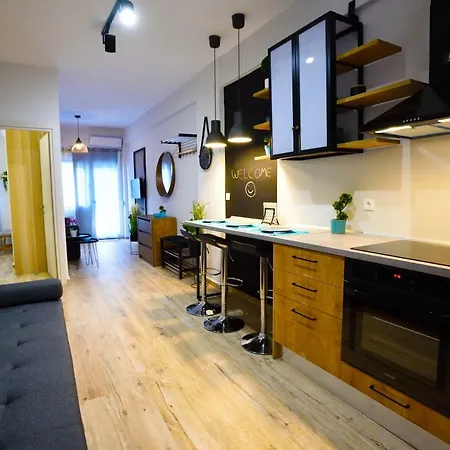Apartment La Vie Boheme Central *